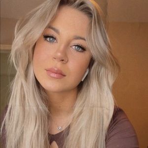 Meet your Posher, Levi